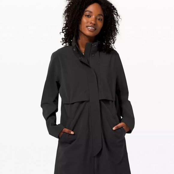 lululemon athletica Jackets & Blazers - Lululemon city stroll jacket in black size 12, water repellent. New condition
